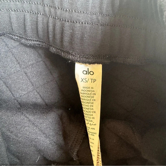 Alo Yoga Quilted Arena Boxing Shorts Sweat in Black XS - Picture 6 of 7